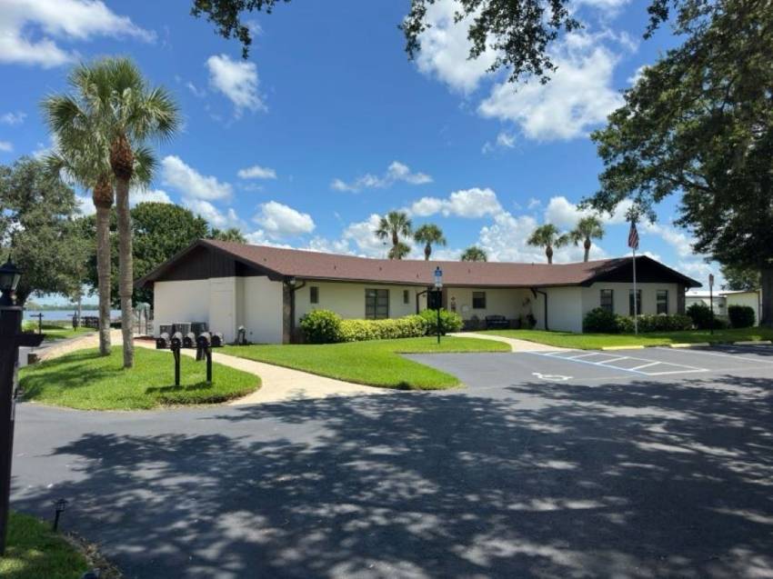 341 Sioux Drive a Winter Haven, FL Mobile or Manufactured Home for Sale